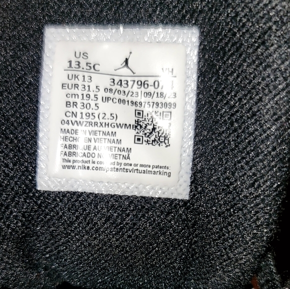 Jordan True Flight Black/Barely Volt-Hyper Royal 13.5 - Picture 6 of 8